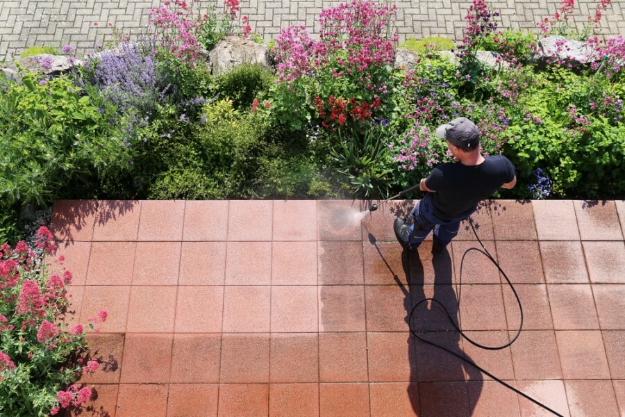 Pressure washing interlocking